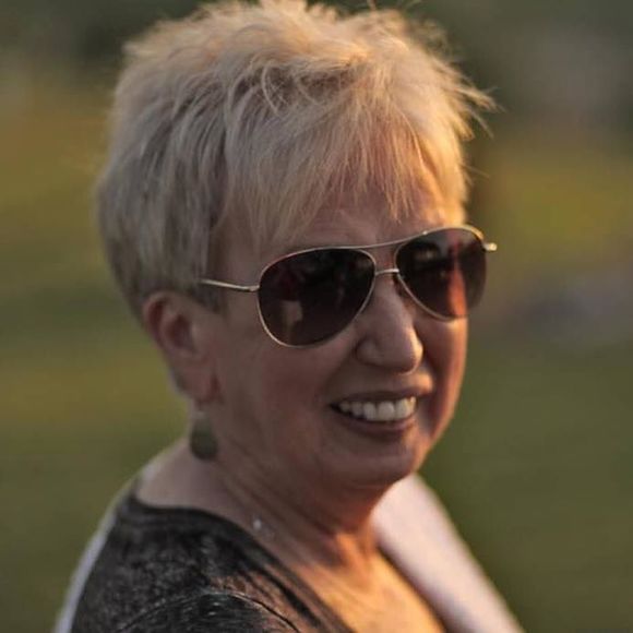 Meet the Posher Other - Meet your Posher, Sharon